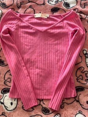 LC Lauren Conrad Ribbed V-Neck Long Sleeve Top in Bright Pink